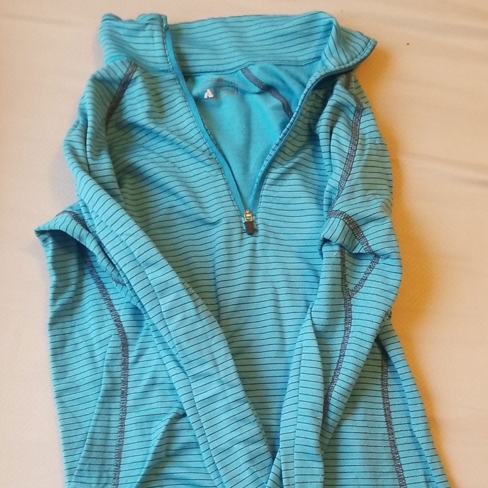 Long sleeve workout sweater